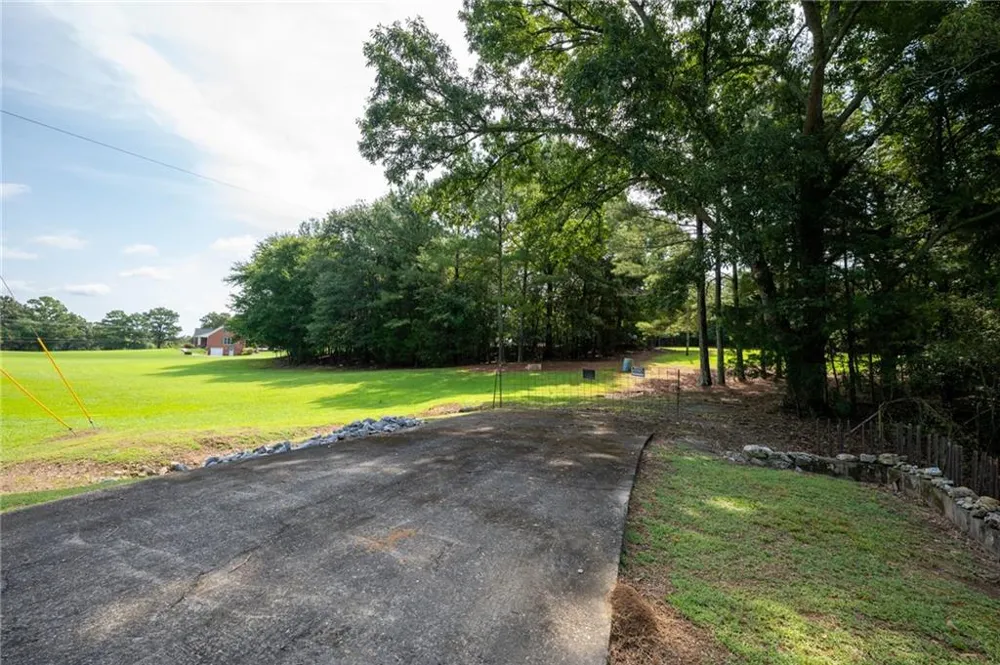 1389 Boone Ford Road SE Calhoun, GA 30701