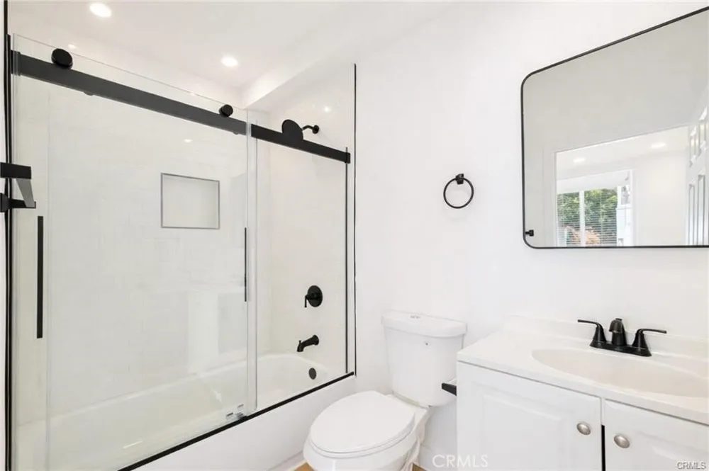625 Orizaba #6 Long Beach, CA 90814