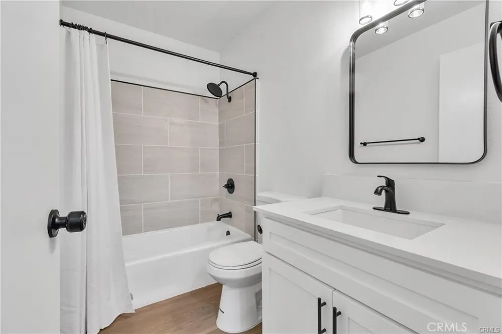 625 Orizaba #6 Long Beach, CA 90814