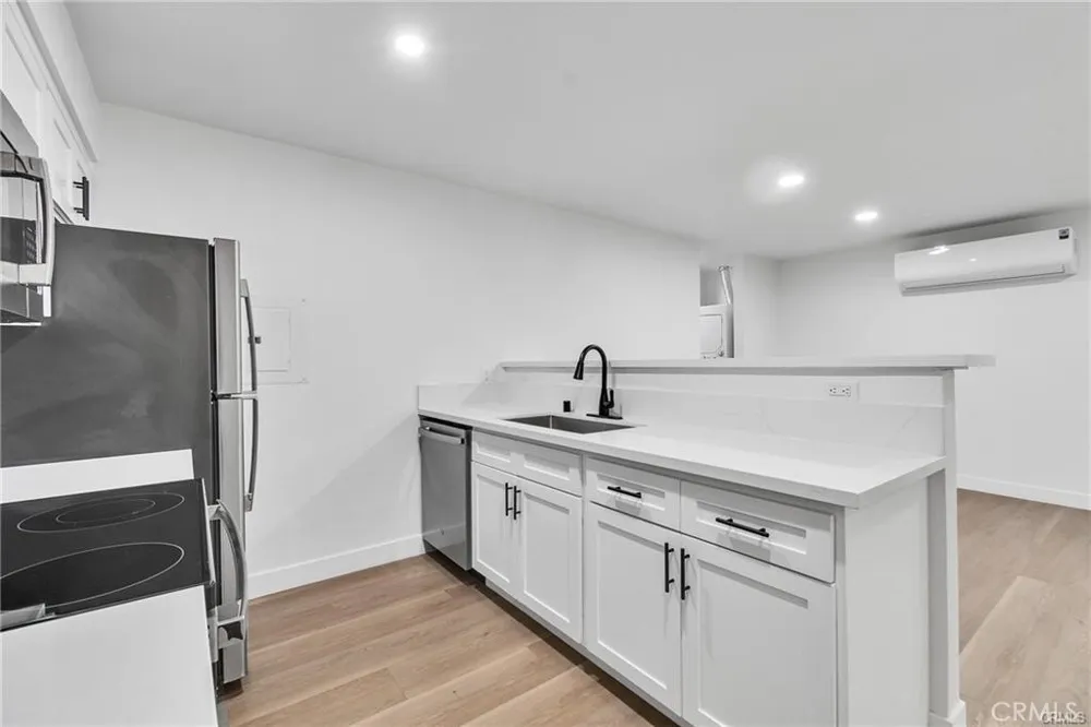 625 Orizaba #6 Long Beach, CA 90814
