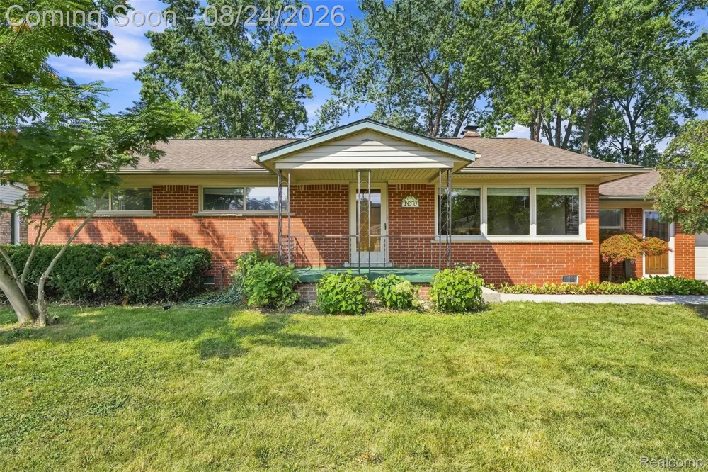 14370 Helen Street Southgate City, MI 48195