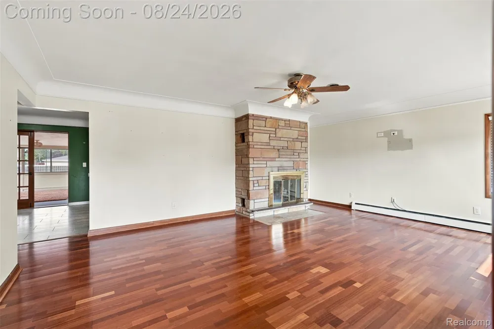 14370 Helen Street Southgate City, MI 48195