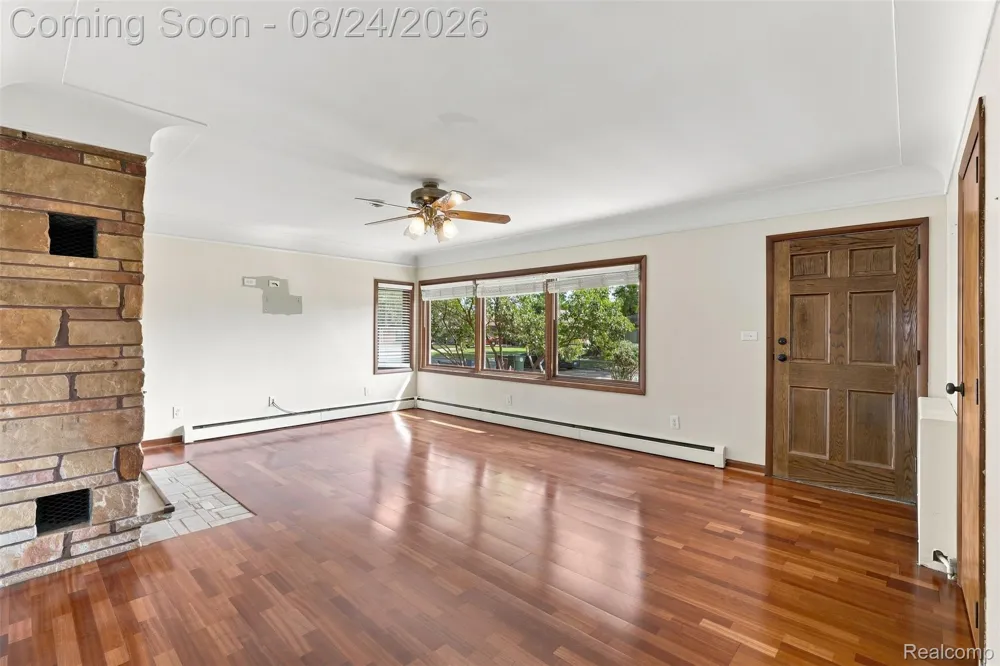 14370 Helen Street Southgate City, MI 48195