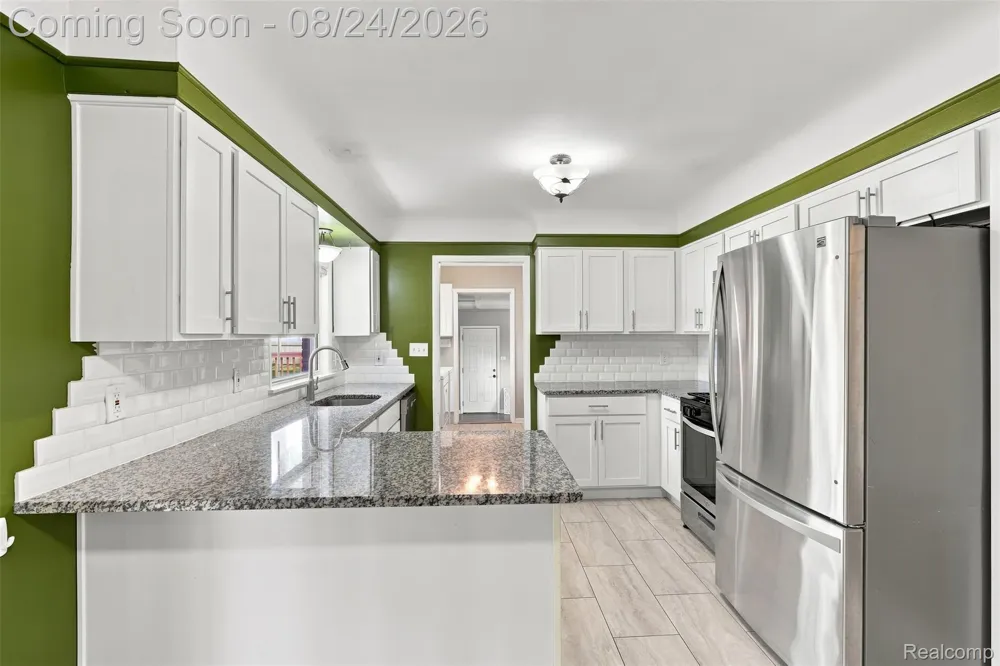 14370 Helen Street Southgate City, MI 48195
