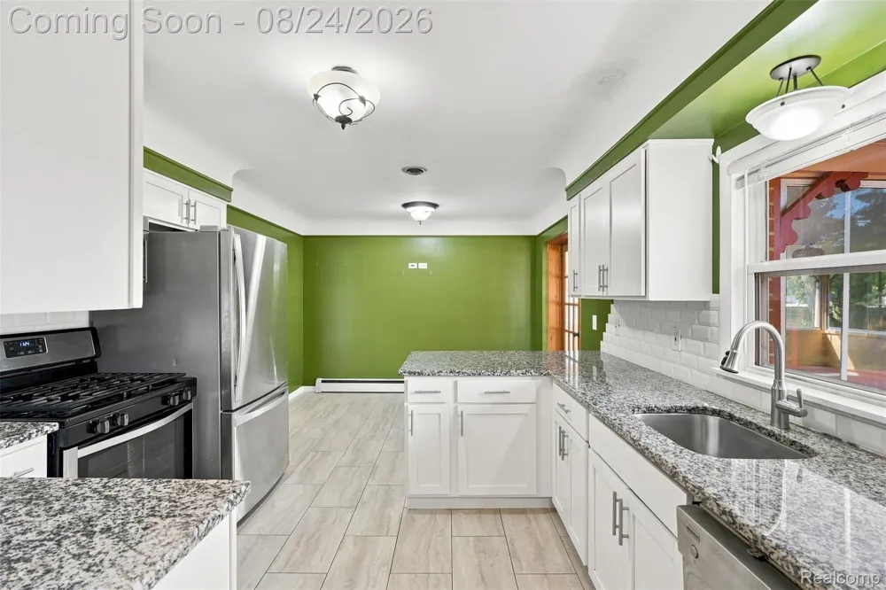 14370 Helen Street Southgate City, MI 48195