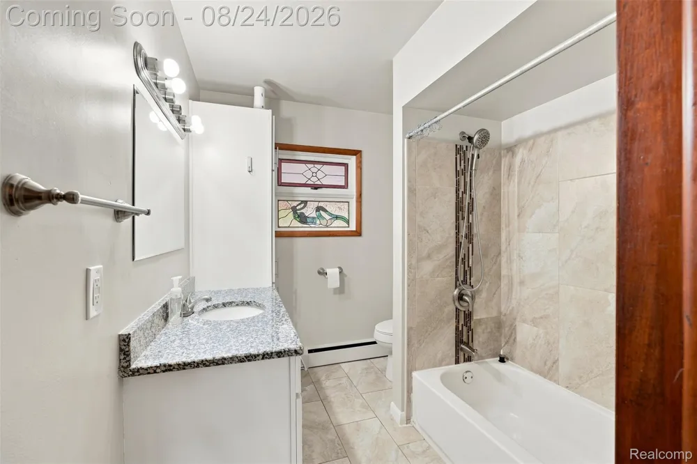 14370 Helen Street Southgate City, MI 48195