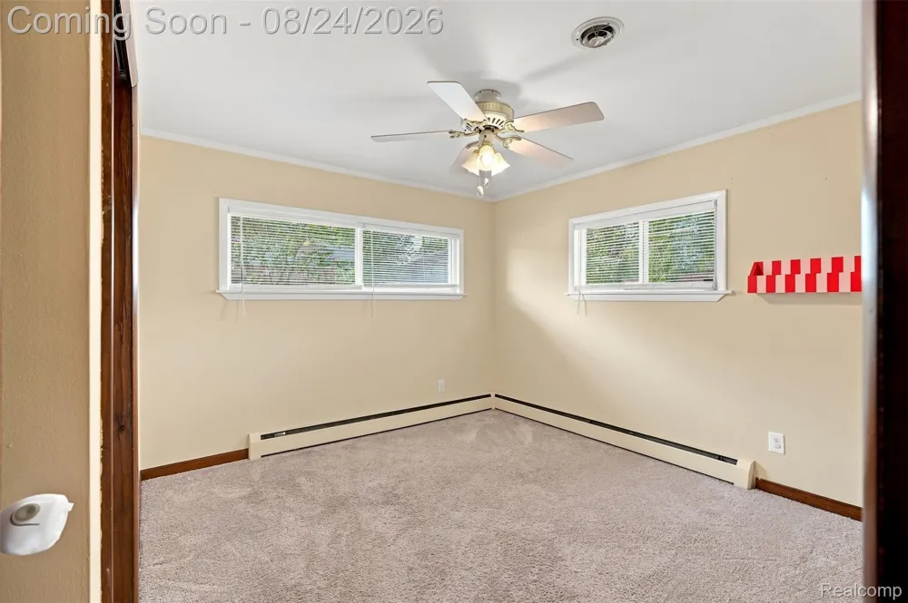 14370 Helen Street Southgate City, MI 48195
