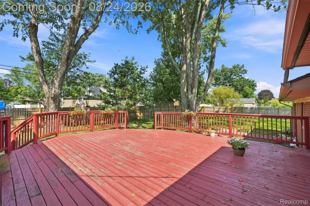 14370 Helen Street Southgate City, MI 48195