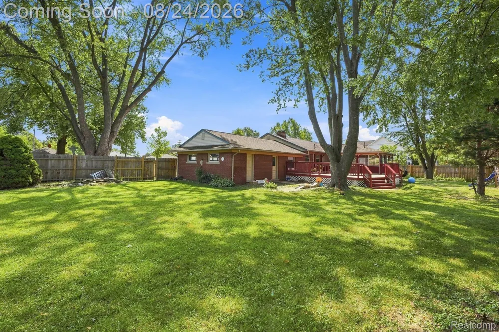 14370 Helen Street Southgate City, MI 48195