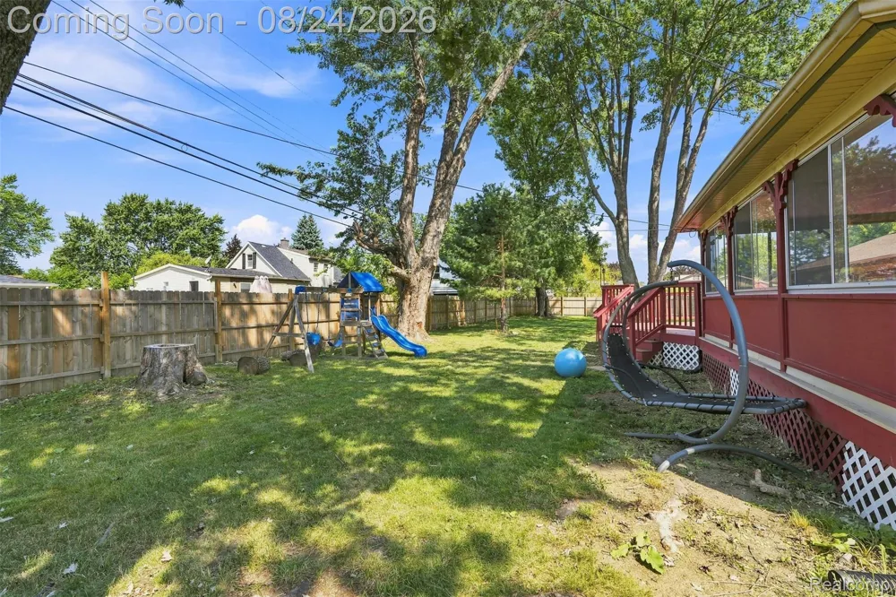 14370 Helen Street Southgate City, MI 48195