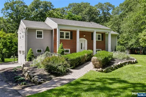20 Hilltop Road