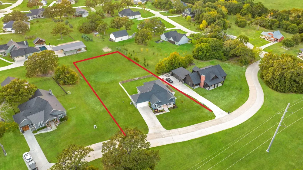 1318 Oak Trail Quinlan, TX 75474
