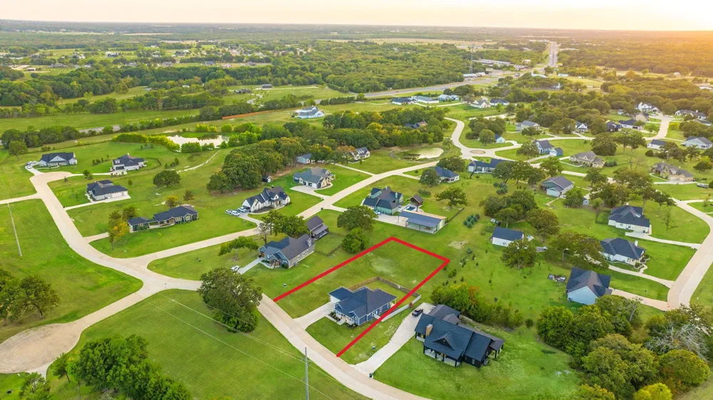 1318 Oak Trail Quinlan, TX 75474