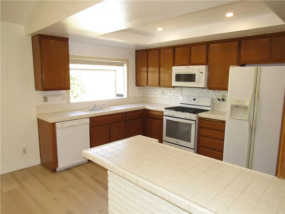 1099 W Ontario Corona, CA 92882