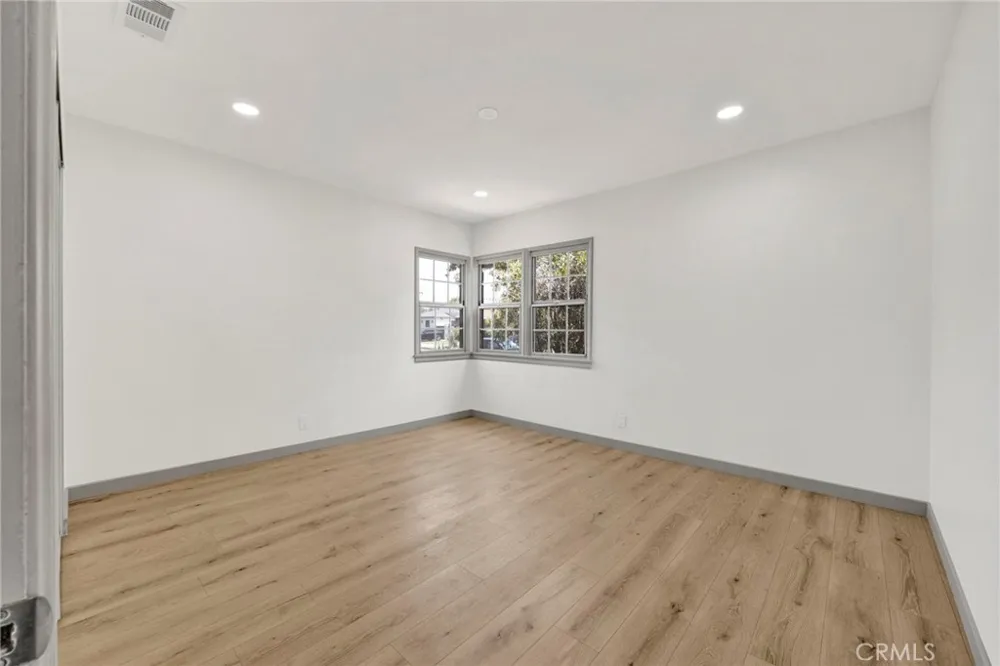 861 Grant Glendale, CA 91202