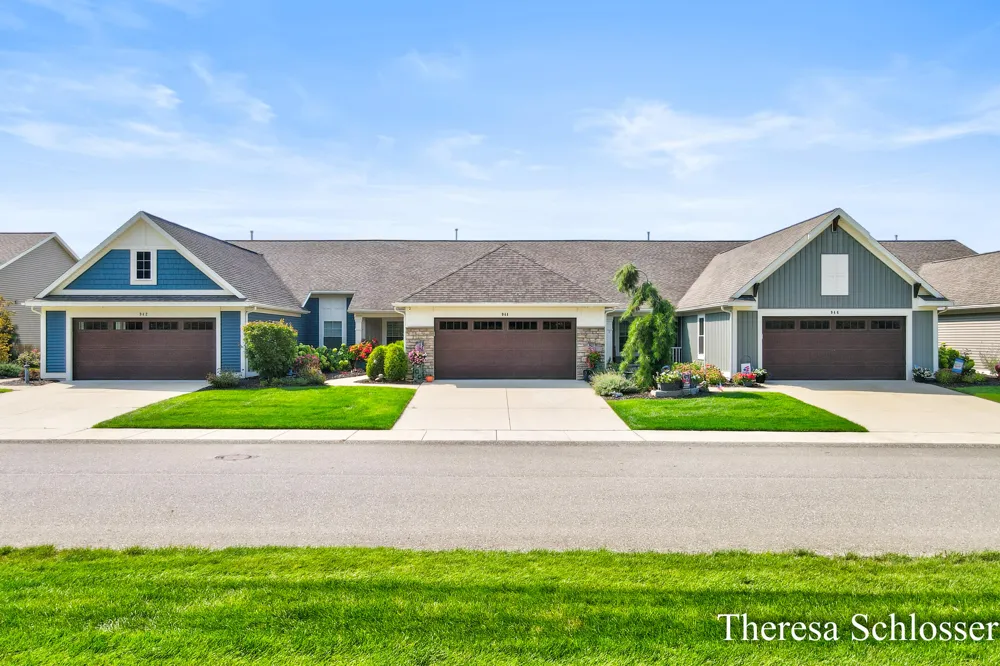 944 Bellview Meadow Drive SW #28 Byron Center, MI 49315