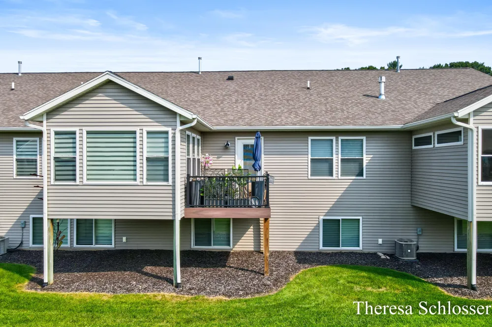 944 Bellview Meadow Drive SW #28 Byron Center, MI 49315