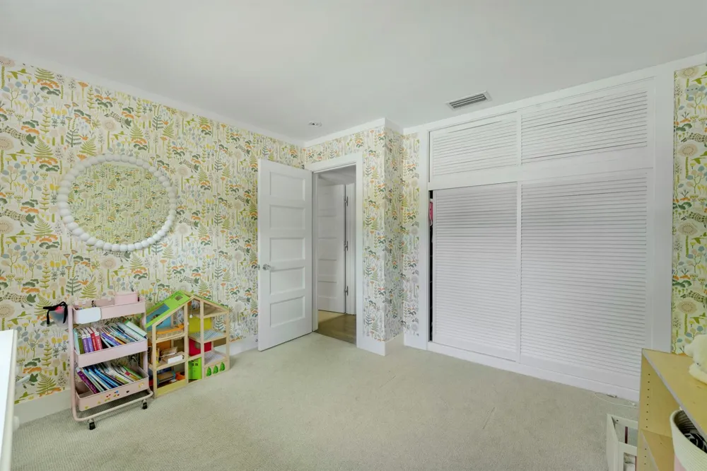 704 PELICAN WAY North Palm Beach, FL 33408