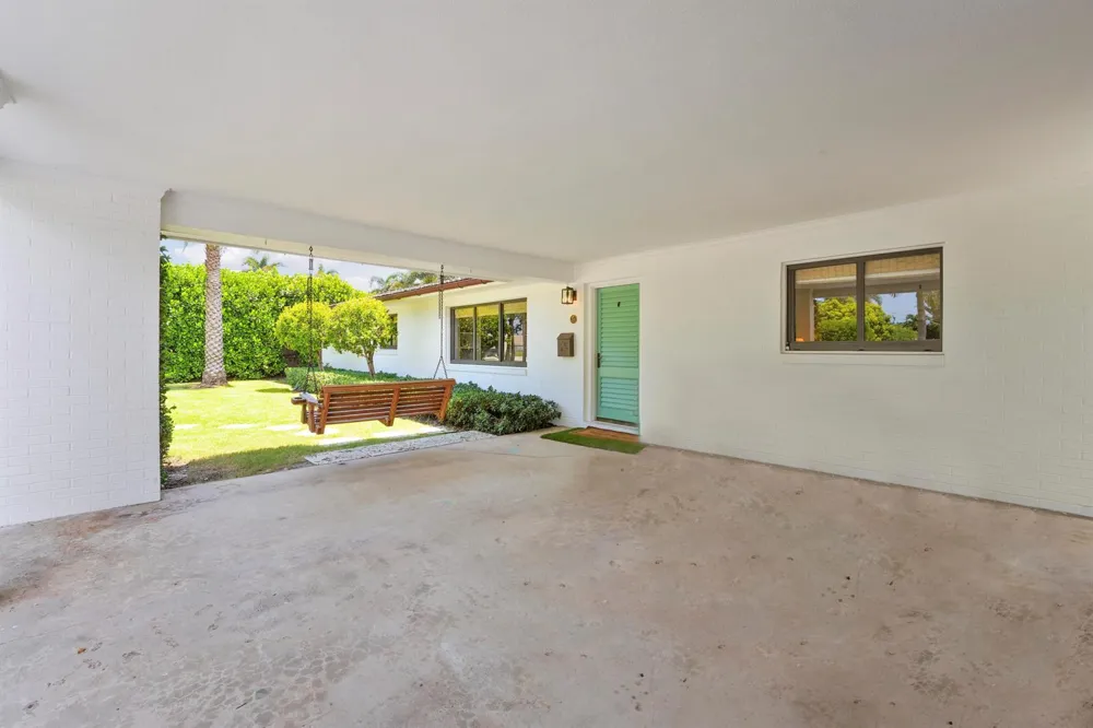 704 PELICAN WAY North Palm Beach, FL 33408