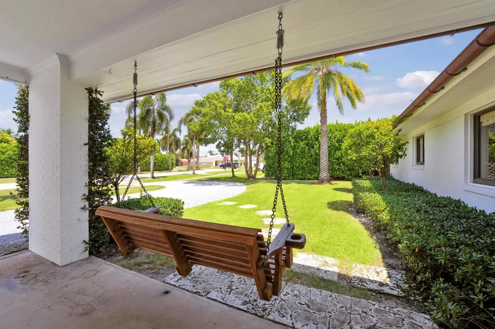 704 PELICAN WAY North Palm Beach, FL 33408