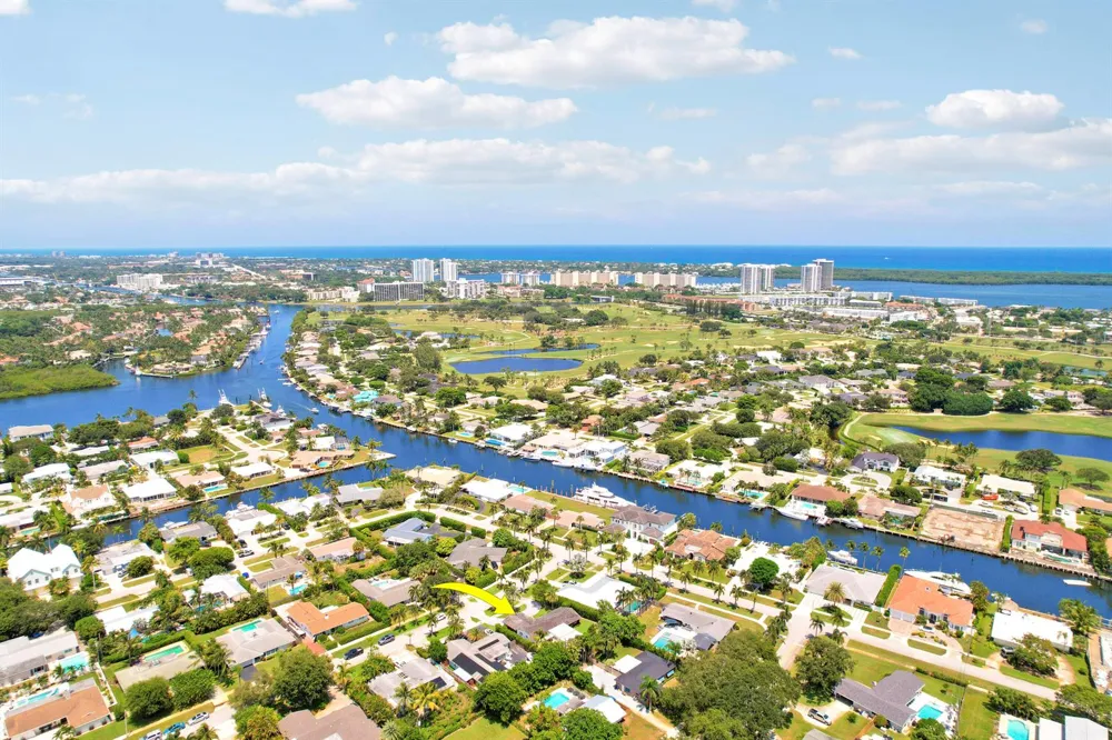 704 PELICAN WAY North Palm Beach, FL 33408