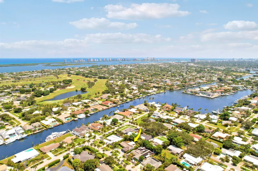 704 PELICAN WAY North Palm Beach, FL 33408