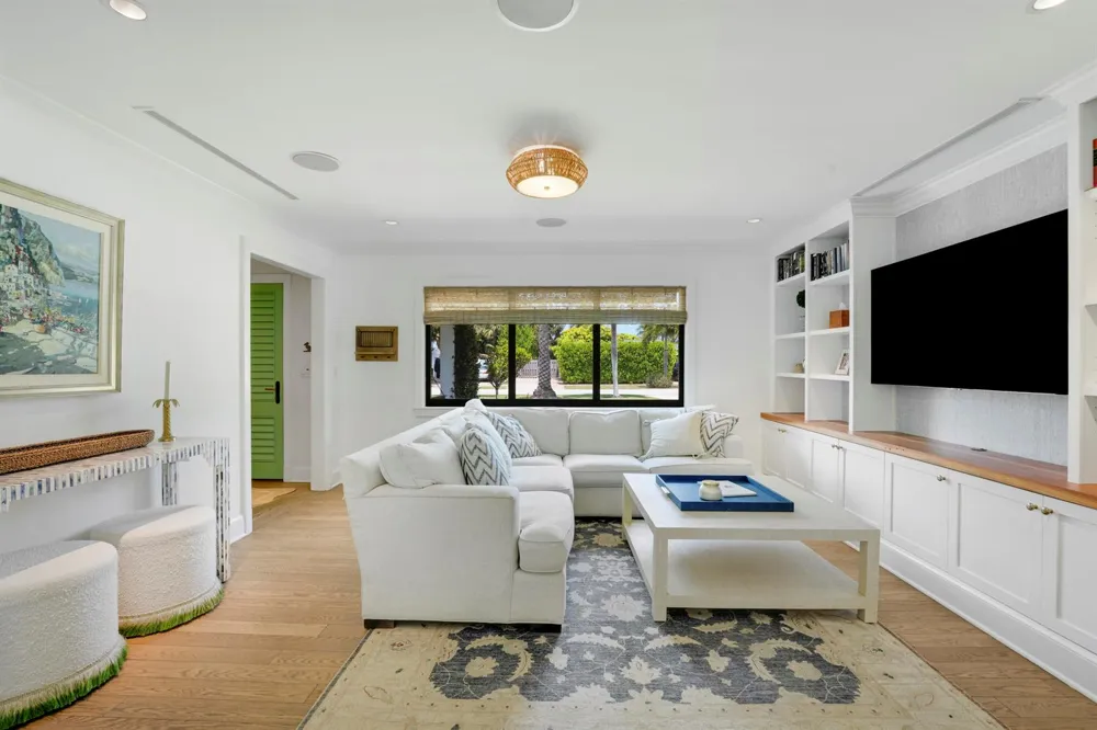 704 PELICAN WAY North Palm Beach, FL 33408