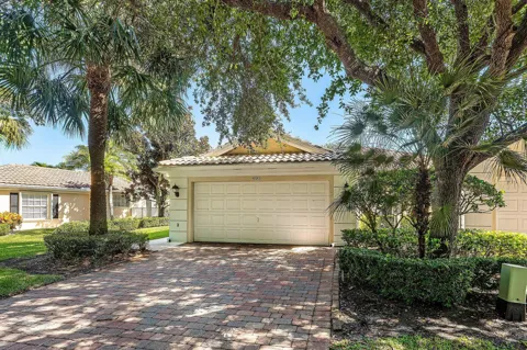 693 HUDSON BAY DRIVE