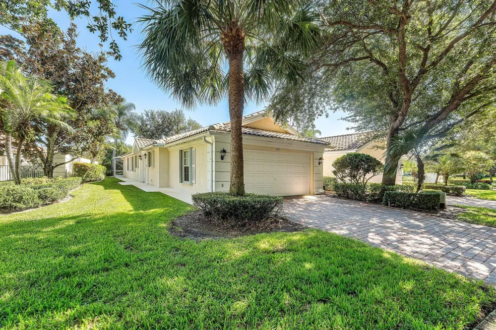 693 HUDSON BAY DRIVE Palm Beach Gardens, FL 33410