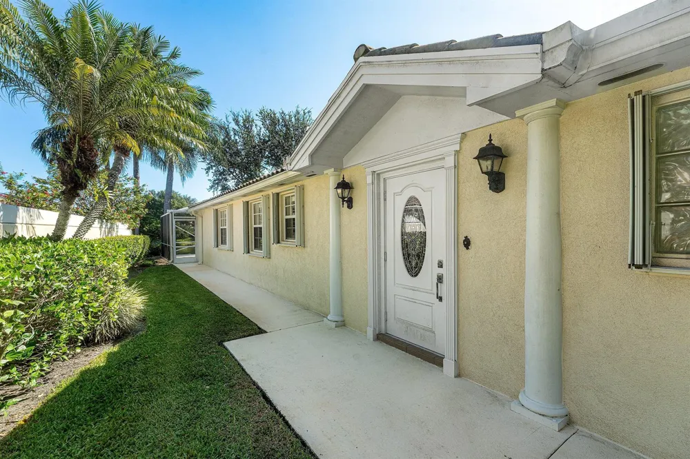 693 HUDSON BAY DRIVE Palm Beach Gardens, FL 33410