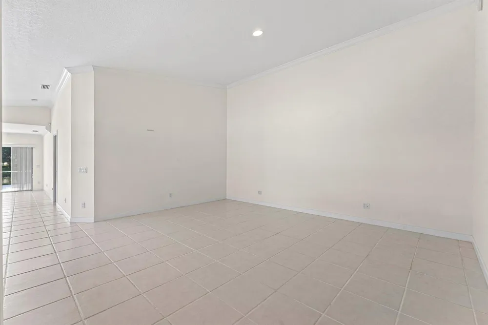 693 HUDSON BAY DRIVE Palm Beach Gardens, FL 33410