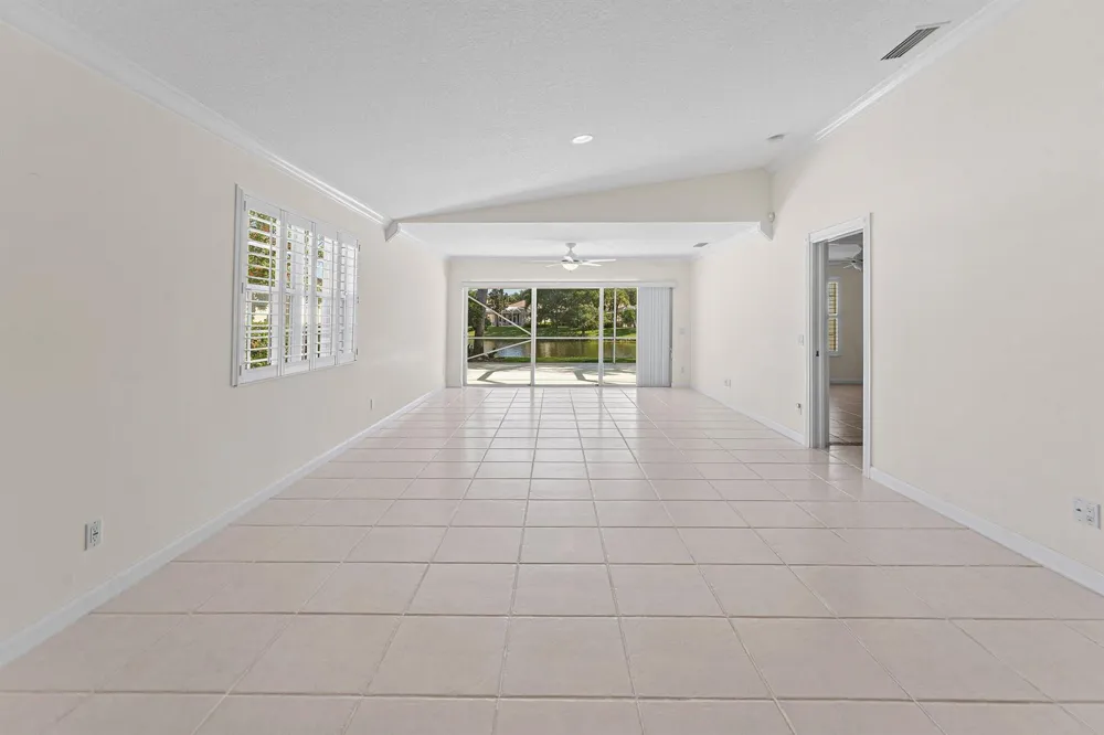 693 HUDSON BAY DRIVE Palm Beach Gardens, FL 33410