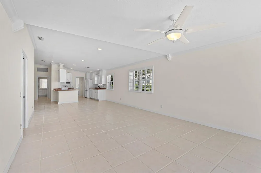 693 HUDSON BAY DRIVE Palm Beach Gardens, FL 33410