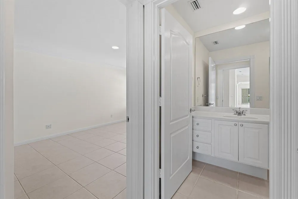 693 HUDSON BAY DRIVE Palm Beach Gardens, FL 33410