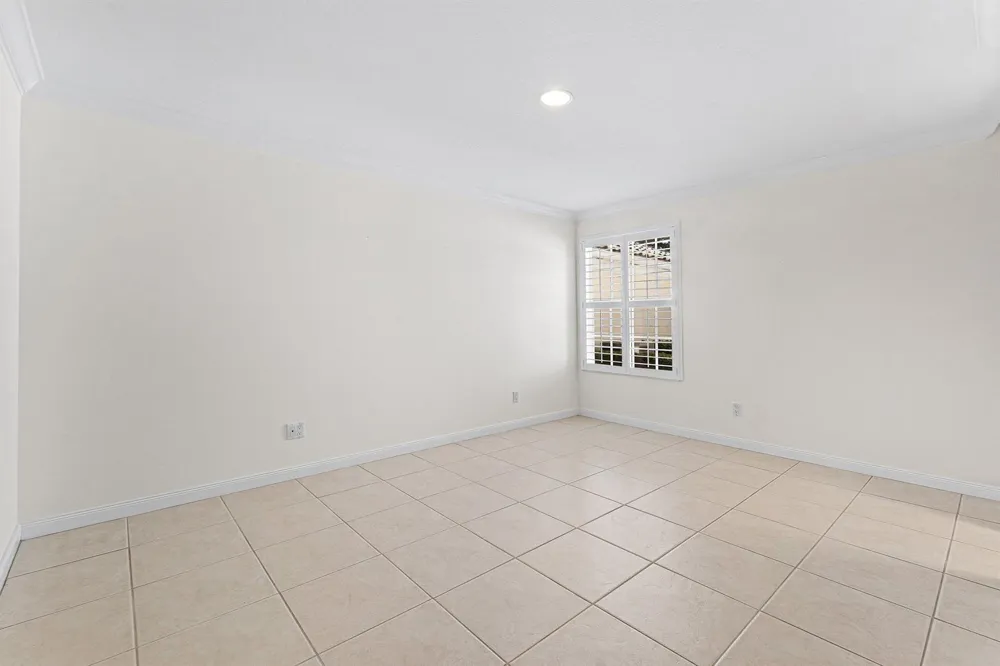 693 HUDSON BAY DRIVE Palm Beach Gardens, FL 33410