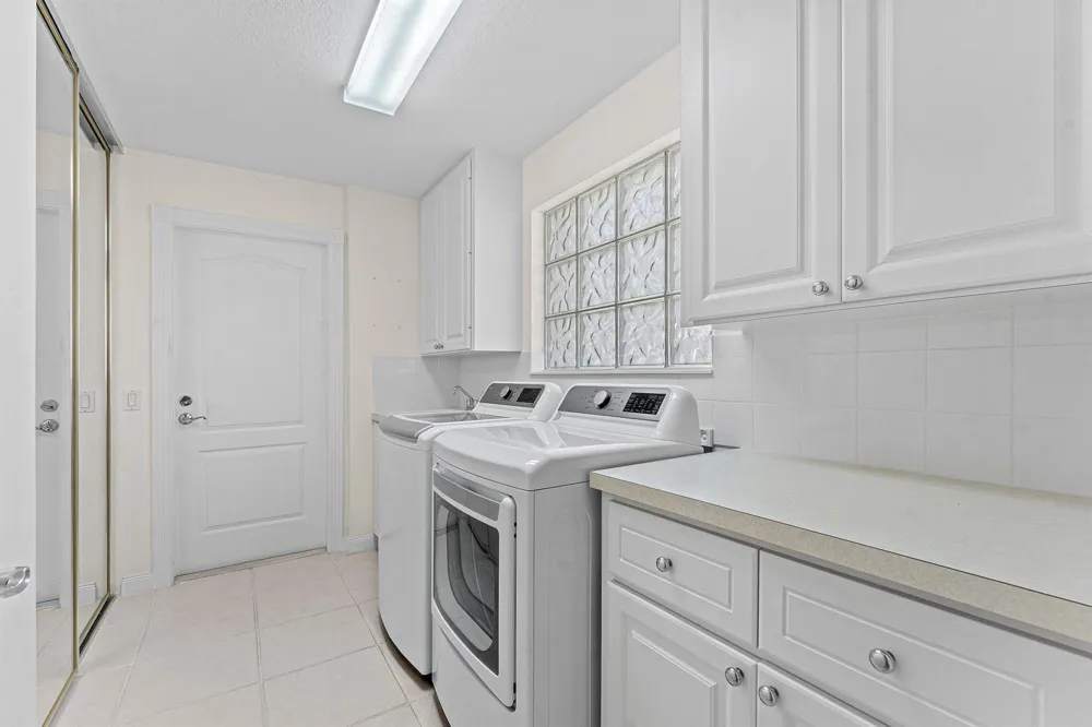 693 HUDSON BAY DRIVE Palm Beach Gardens, FL 33410