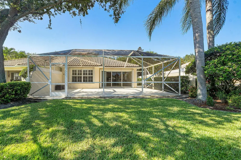 693 HUDSON BAY DRIVE Palm Beach Gardens, FL 33410
