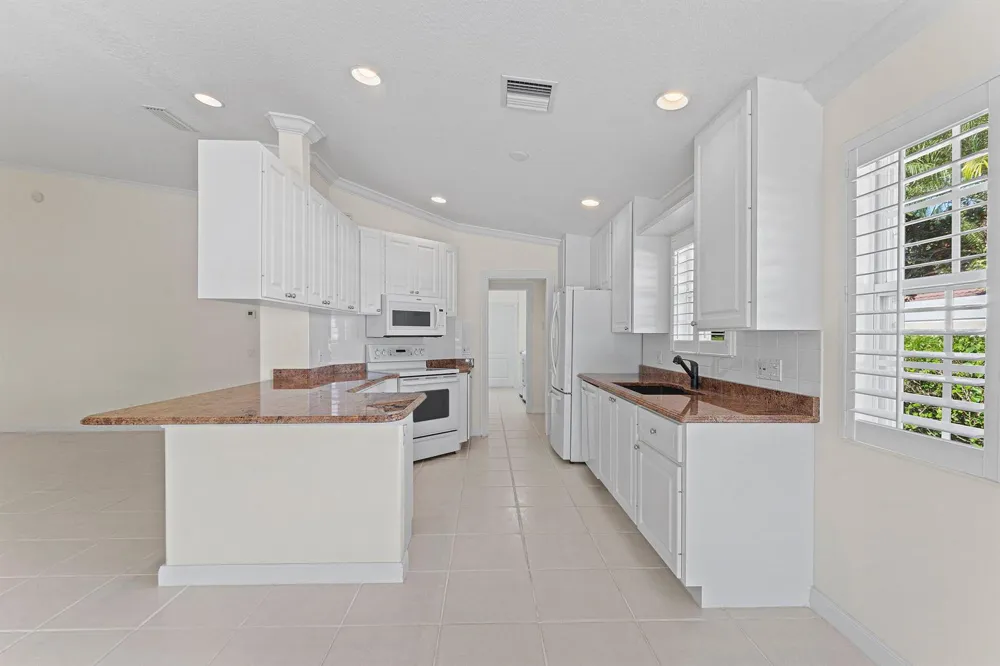 693 HUDSON BAY DRIVE Palm Beach Gardens, FL 33410