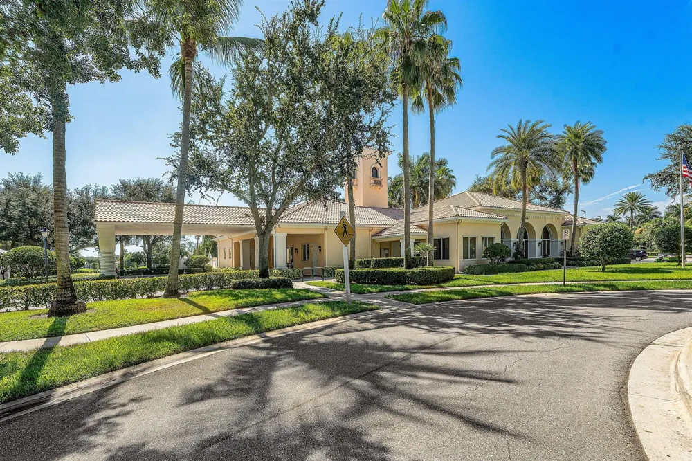 693 HUDSON BAY DRIVE Palm Beach Gardens, FL 33410