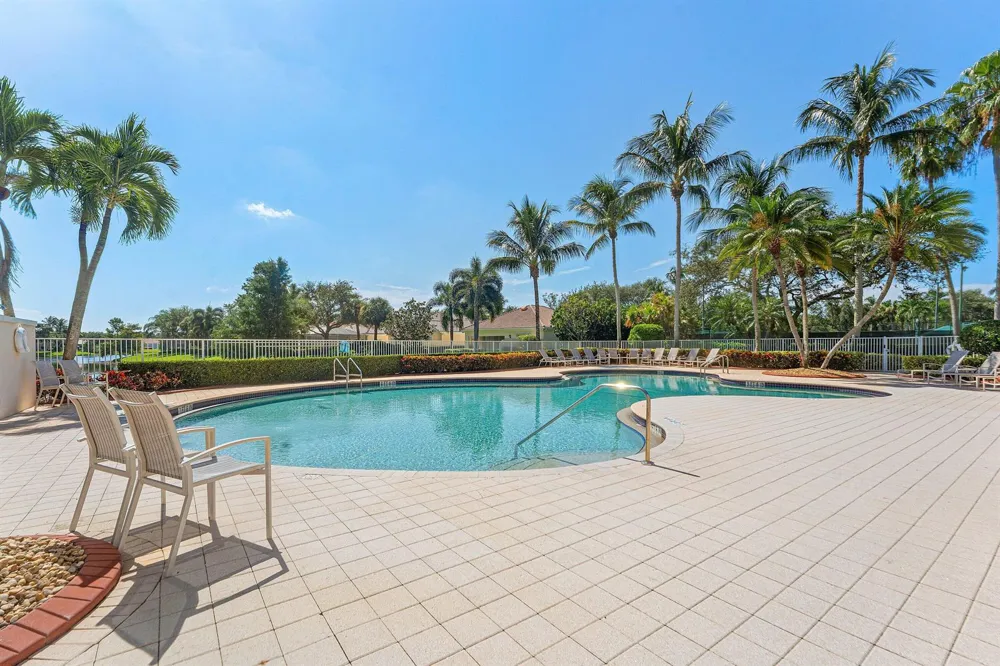 693 HUDSON BAY DRIVE Palm Beach Gardens, FL 33410