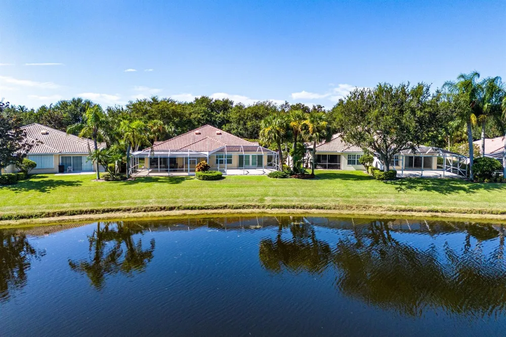 693 HUDSON BAY DRIVE Palm Beach Gardens, FL 33410