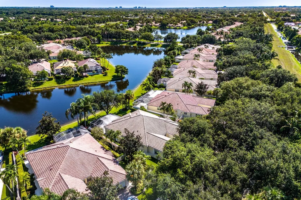 693 HUDSON BAY DRIVE Palm Beach Gardens, FL 33410