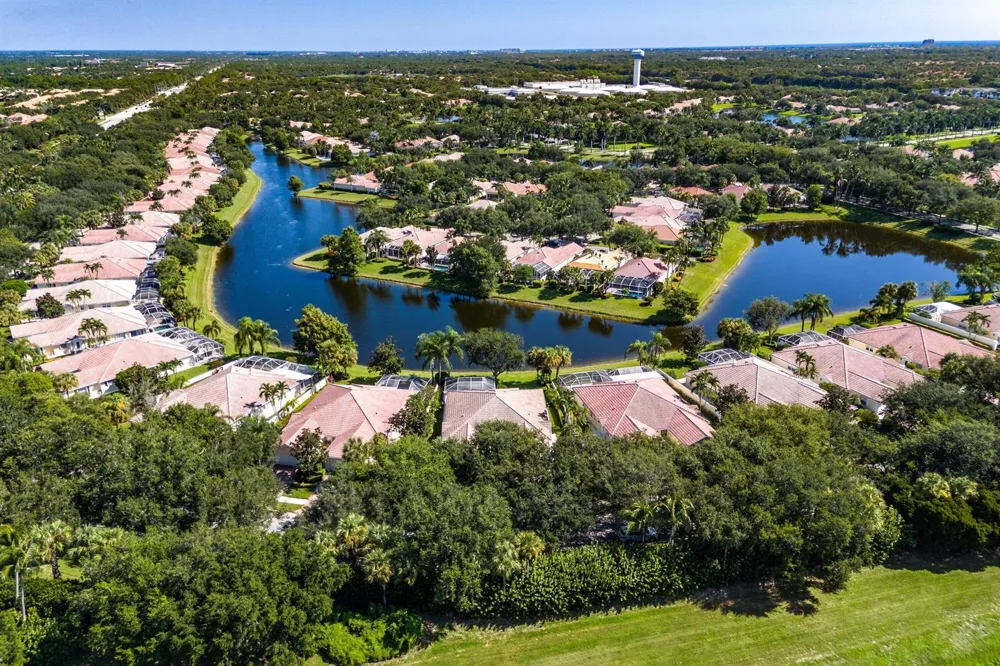 693 HUDSON BAY DRIVE Palm Beach Gardens, FL 33410