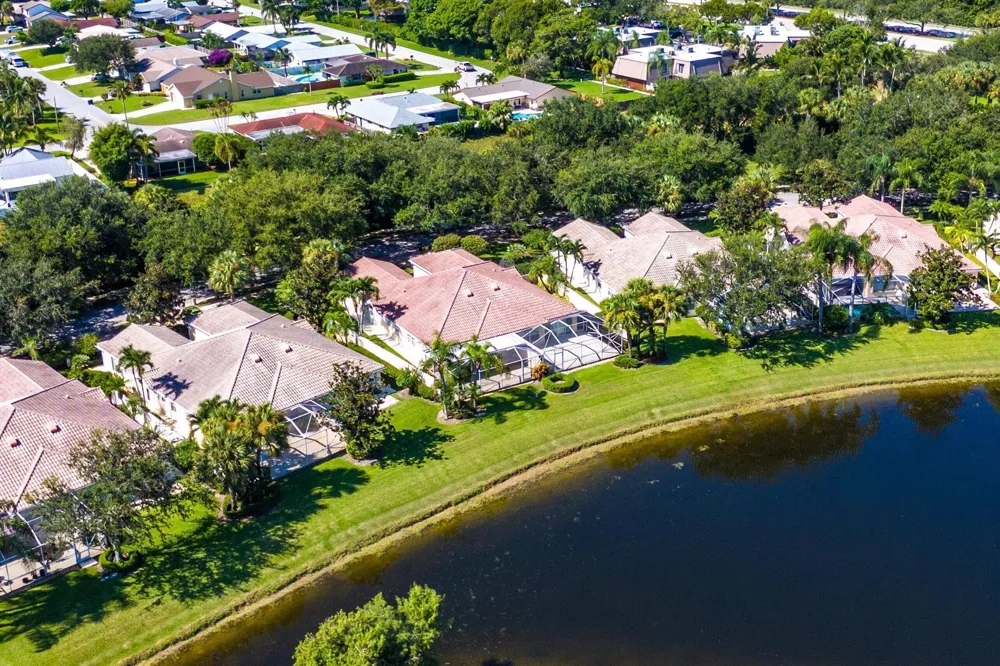 693 HUDSON BAY DRIVE Palm Beach Gardens, FL 33410