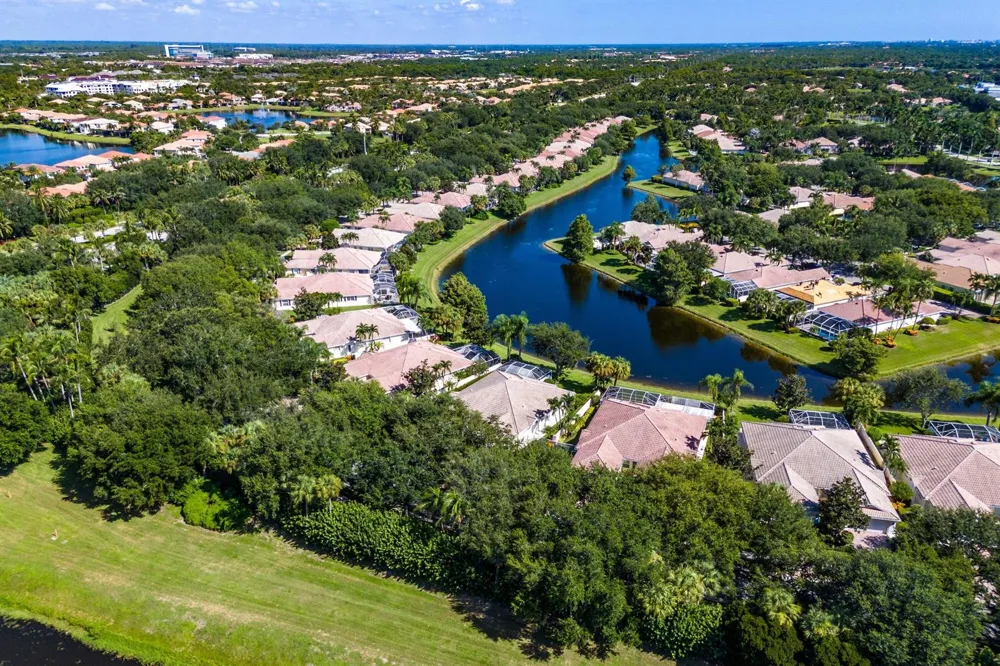 693 HUDSON BAY DRIVE Palm Beach Gardens, FL 33410