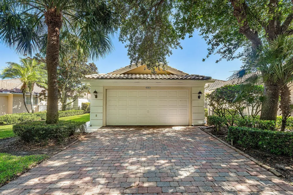 693 HUDSON BAY DRIVE Palm Beach Gardens, FL 33410