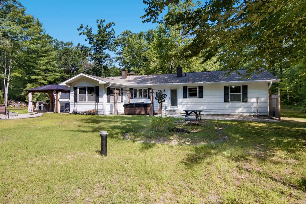 5896 Betsie River Road Grant Township, MI 49643