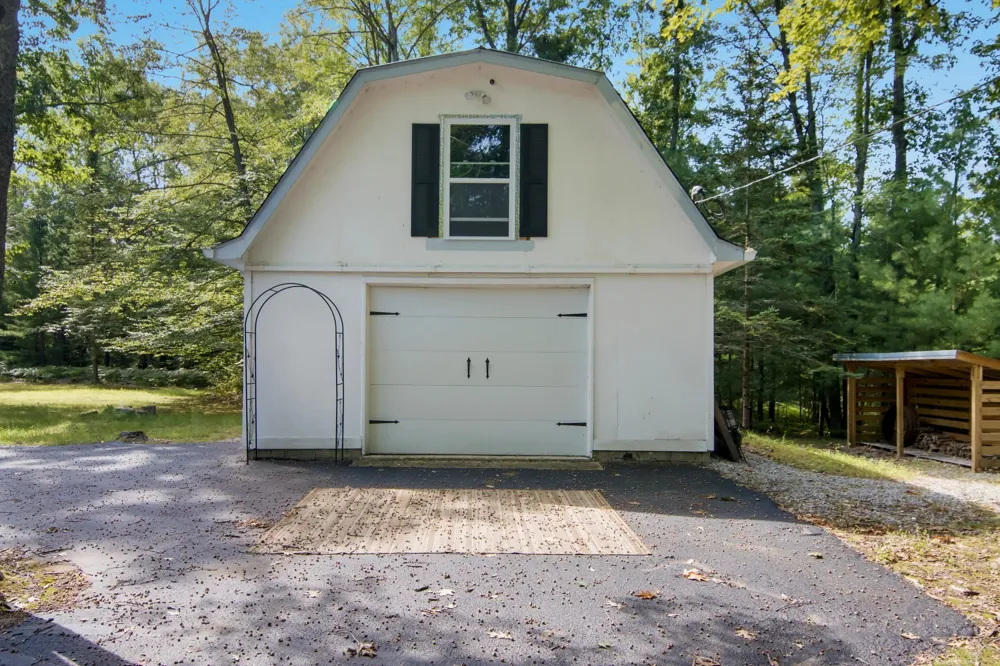 5896 Betsie River Road Grant Township, MI 49643