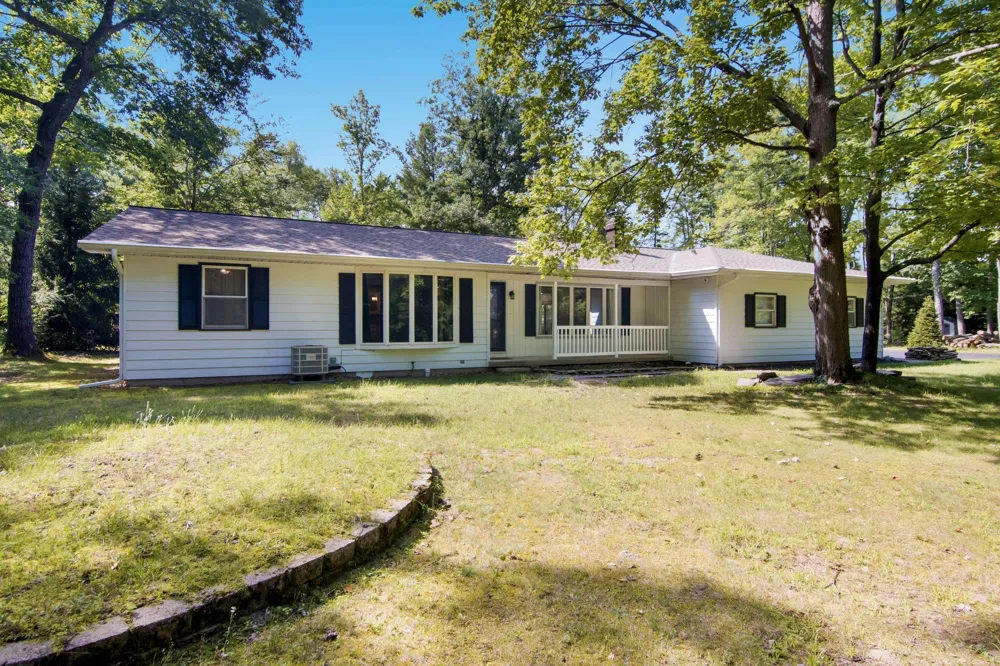5896 Betsie River Road Grant Township, MI 49643