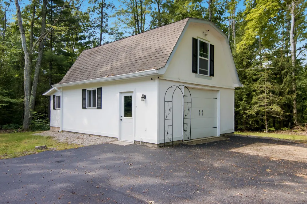 5896 Betsie River Road Grant Township, MI 49643
